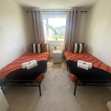 Dent View - 3 Bed House, Sleeps 5 * Cleator Moor